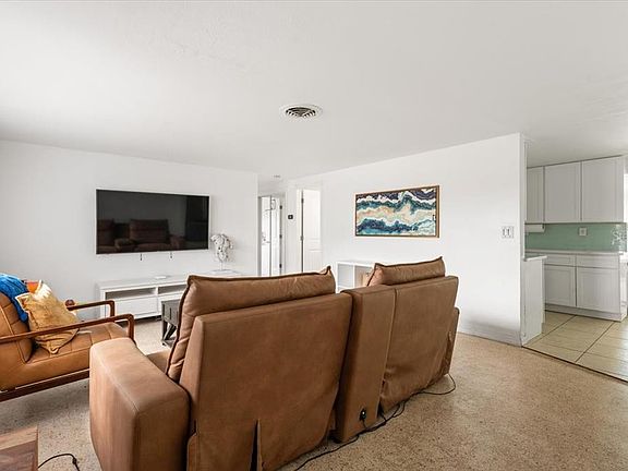 4th image of 4508 Pompano Rd