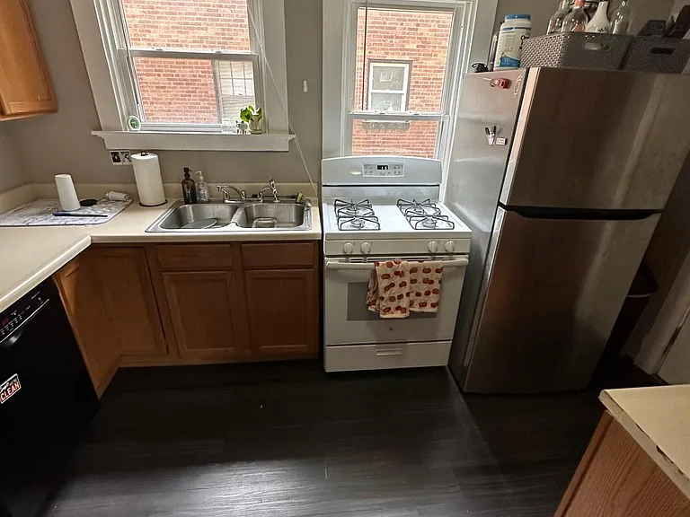 216 Atkinson St — Photo 9