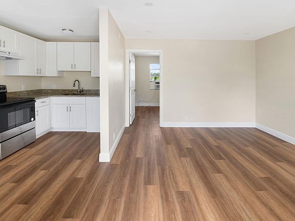 2nd image of 901 N F St #3