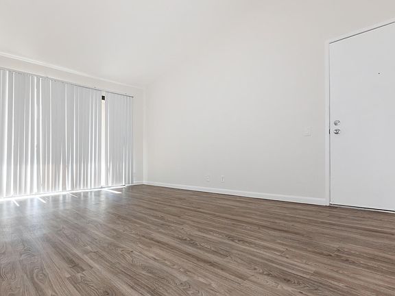 3rd image of 10045 Rio San Diego Dr APT 253