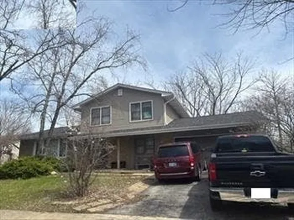 704 N Pinecrest Rd, Bolingbrook, IL 60440