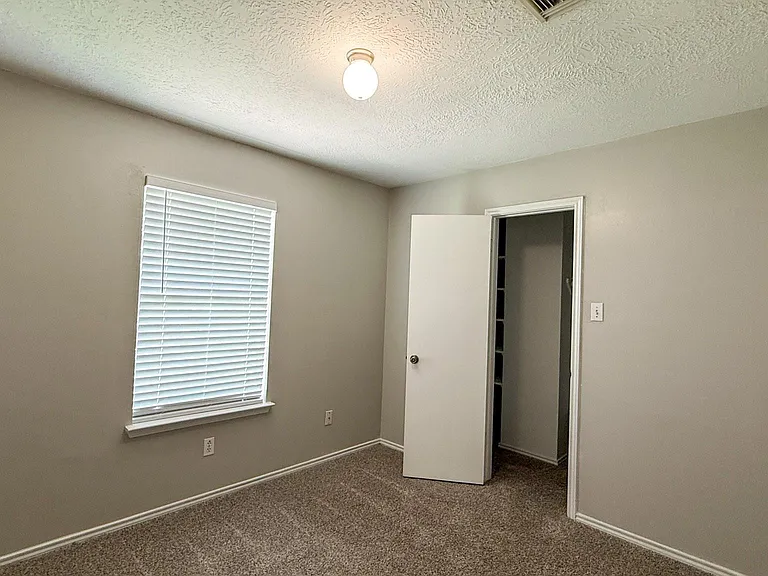 503 Willow West Dr — Photo 17