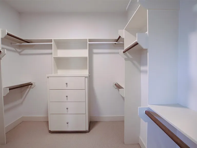 4701 Caroline St — Photo 23