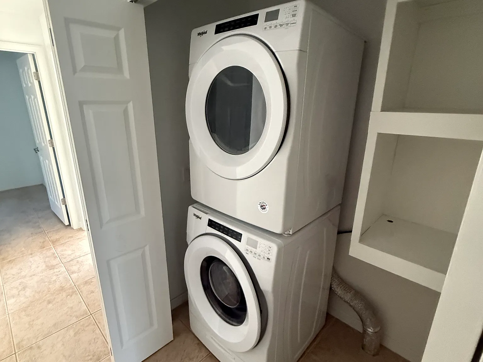 3 bed, 1350 sqft, $4,000 — Photo 4
