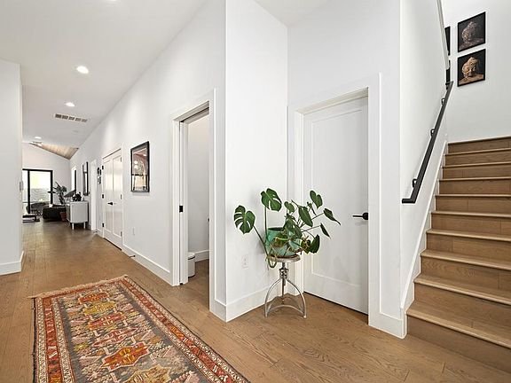 5th image of 5513 Duval St