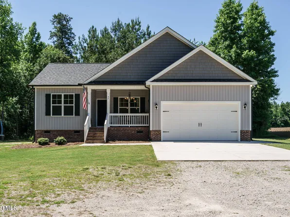32 Tan Oak Dr, Selma, NC 27576