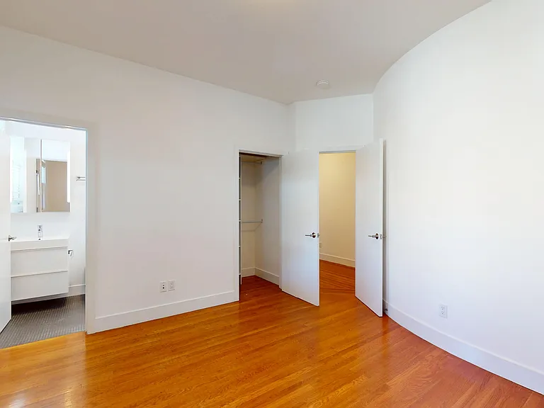 1433 Clay St #15 — Photo 15
