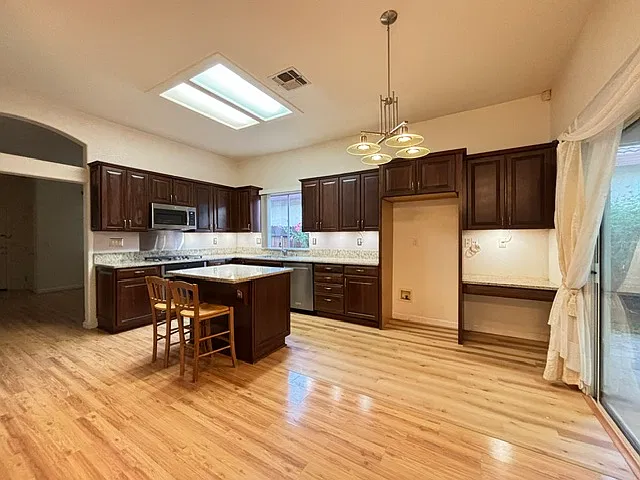 3 bed, 1544 sqft, $3,500 — Photo 2