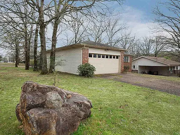3 bed, 1.5 bath, 1150 sqft, $1,150 — Photo 2