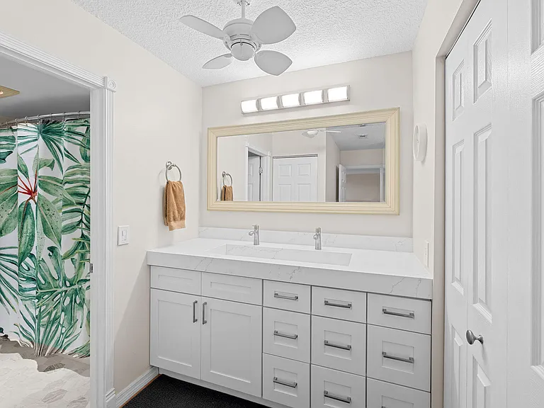 9193 Pecky Cypress Ln #6F — Photo 12