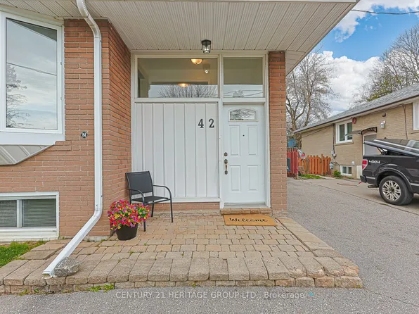 42 Lindsay Ave, Newmarket, ON L3Y 4N6