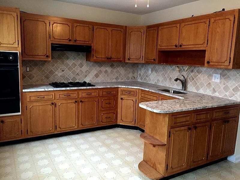 Eat-in Kitchen