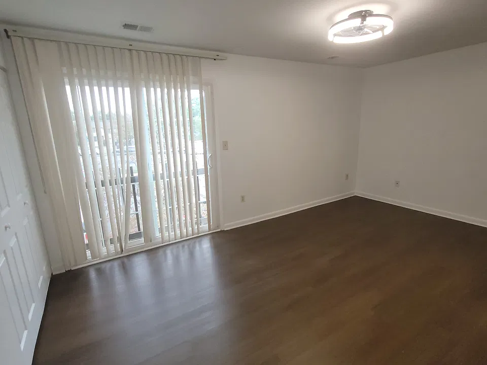 9921 Valley Park Dr #1