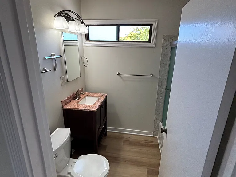 1031 Noel Dr #E — Photo 5