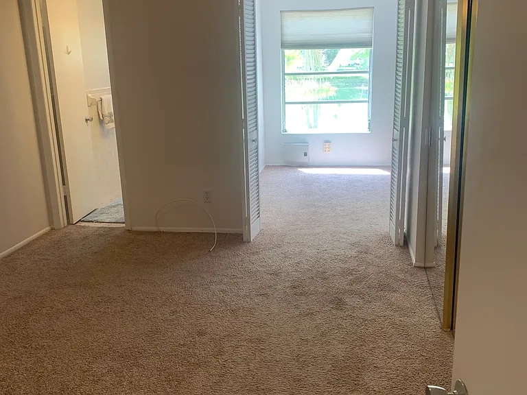 2427 Rhodesian Dr — Photo 6