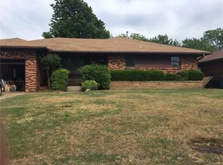 2412 Maple Dr, Midwest City, OK 73110