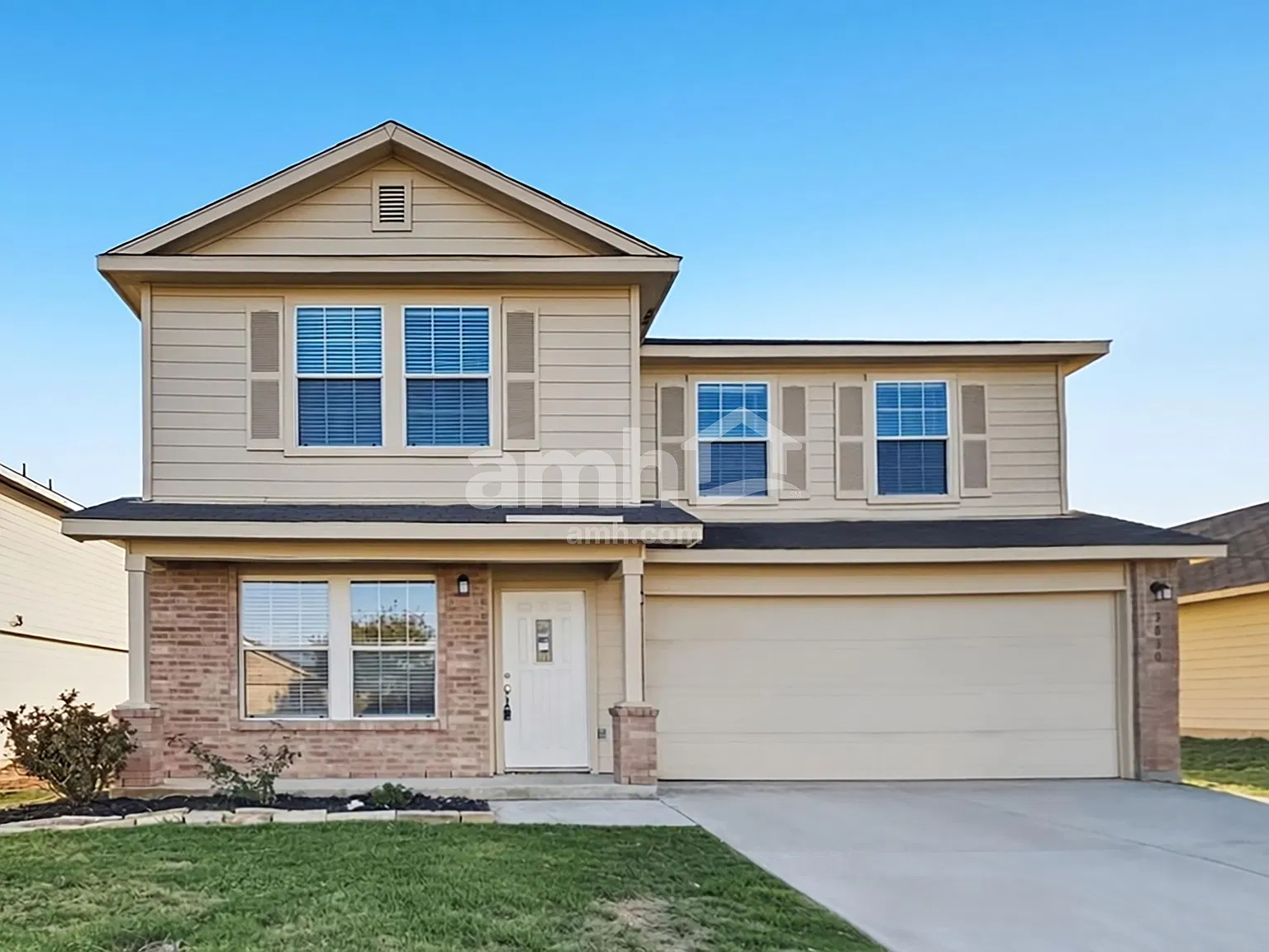 4 bed, 3.0 bath, 2556 sqft, $2,275 — Photo 1