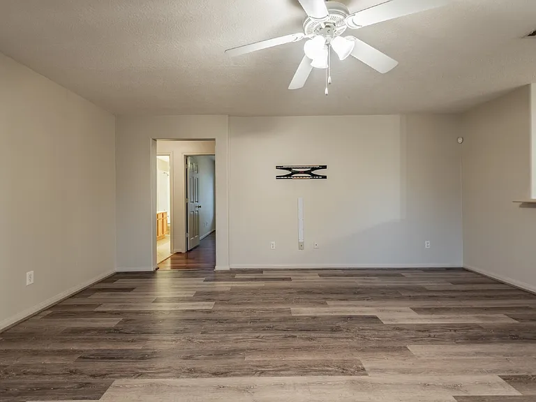9438 Ashville Dr — Photo 2