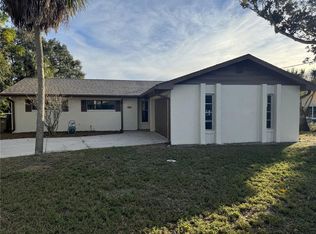 5226 Fredrick Rd, Fruitland Park, FL 34731