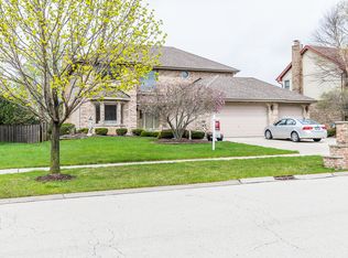 8946 Oxford St, Woodridge, IL