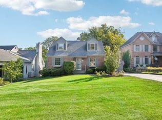 263 Holmes Ave, Clarendon Hills, IL 60514