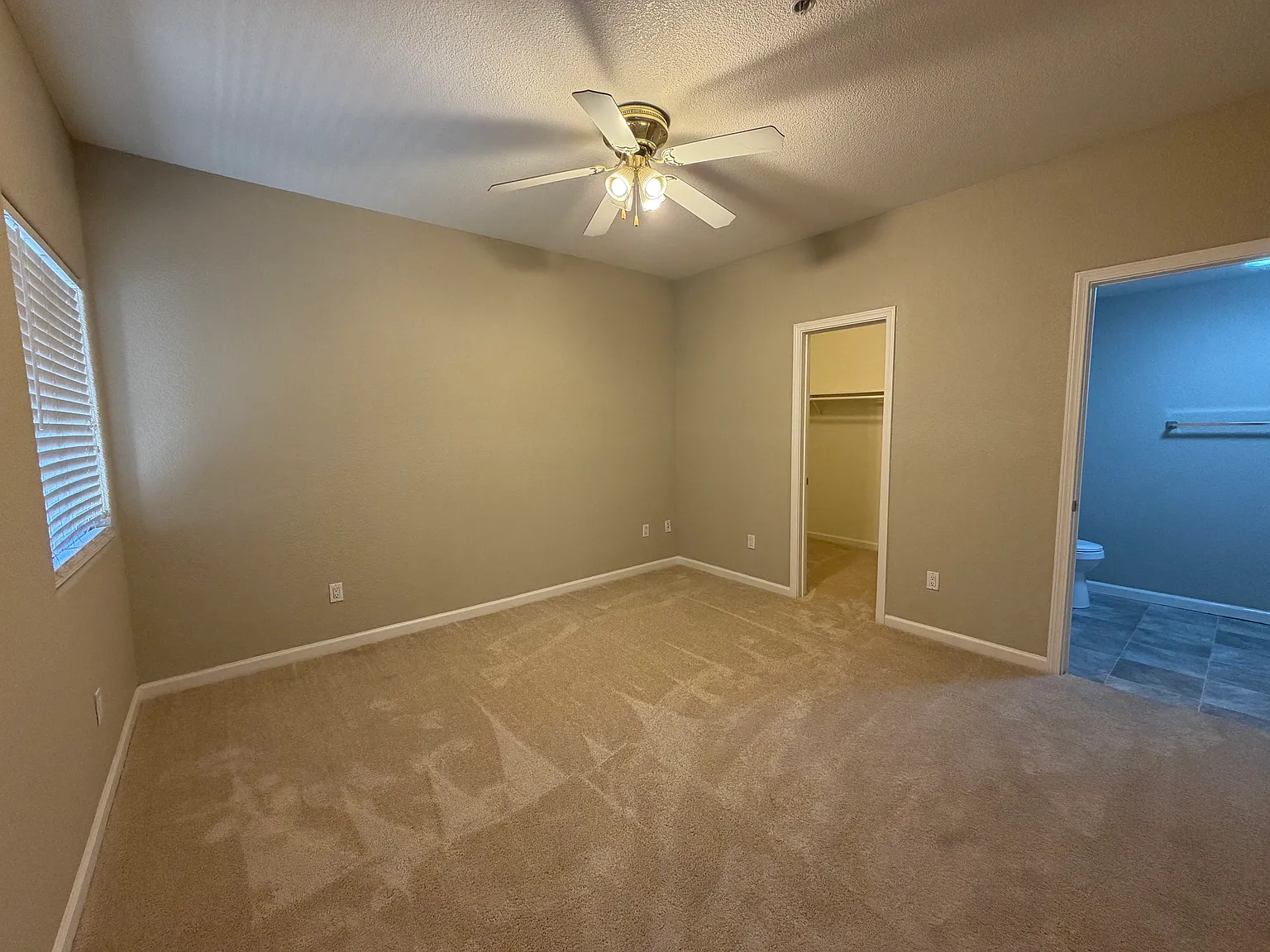 2 bed, 1057 sqft, $1,995 — Photo 4