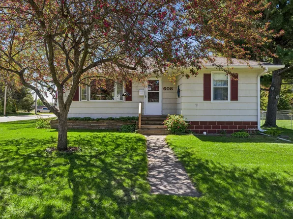 608 2nd Ave SW, Forest Lake, MN 55025