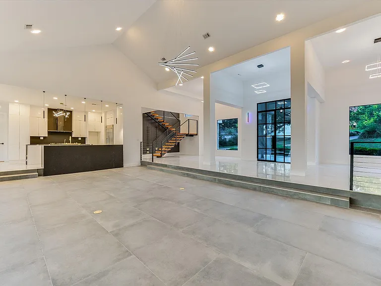9409 Bell Mountain Dr — Photo 26