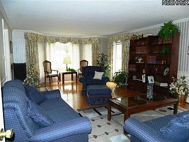 4th image of 187 Hawthorne Dr