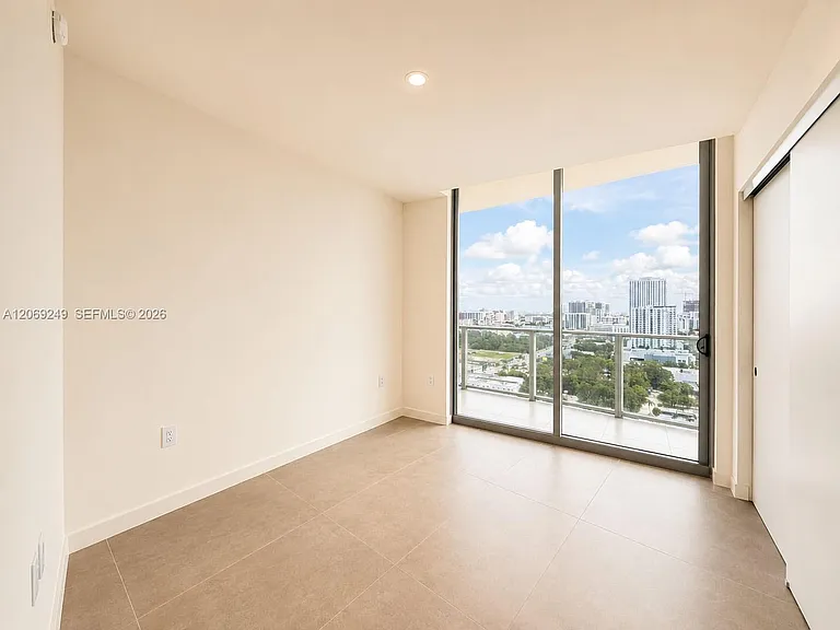 1400 Biscayne Blvd #1807 — Photo 9