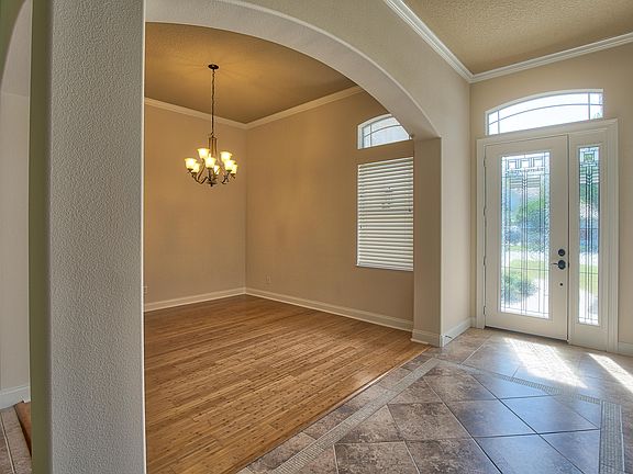 5th image of 31 Manderley Ln