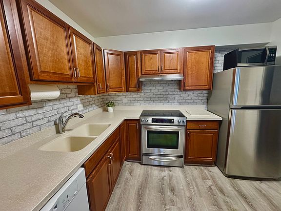 5th image of 141 N La Grange Rd APT 504