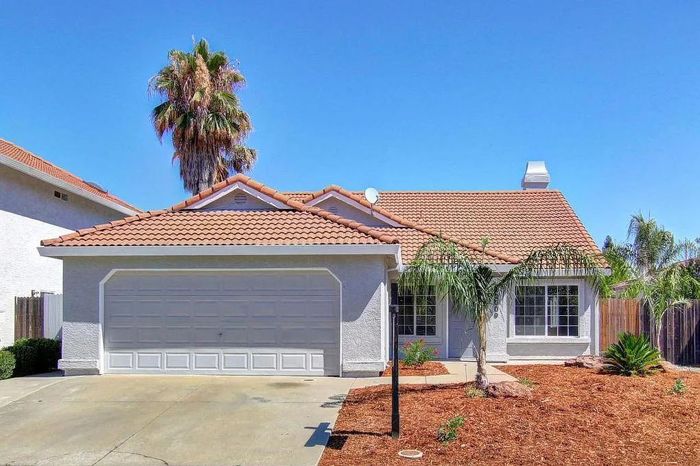 2009 Mineral Springs Dr photo 1