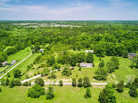 4th image of 8209 Thixton Ln
