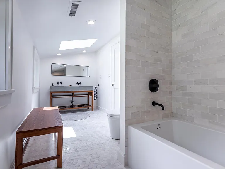 147 Wykeham Rd — Photo 32