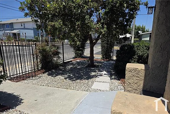 2 bed, $2,200 — Photo 3