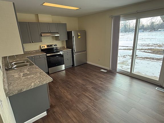 2nd image of 947 Belle Valley Dr