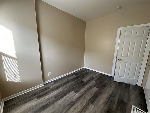 5th image of 2112 18th Ave #3