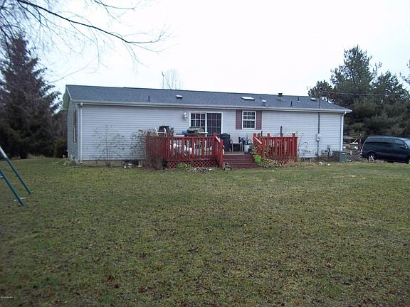 3rd image of 67915 Ottawa Dr