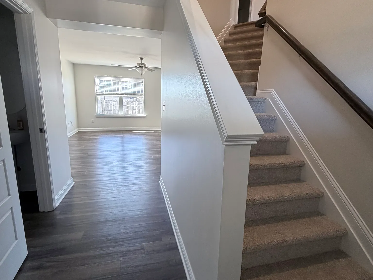 3 bed, 2.5 bath, 1793 sqft, $2,100 — Photo 2