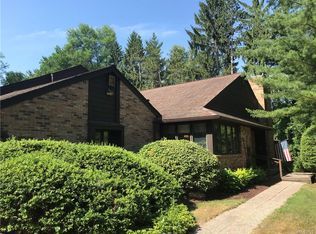 50 Breezewood Cmn, East Amherst, NY 14051
