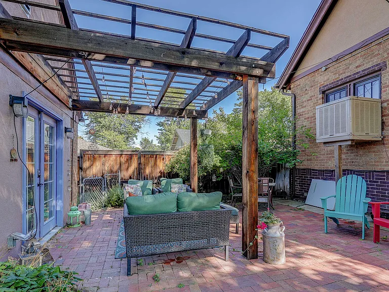 1219 S Corona St — Photo 13