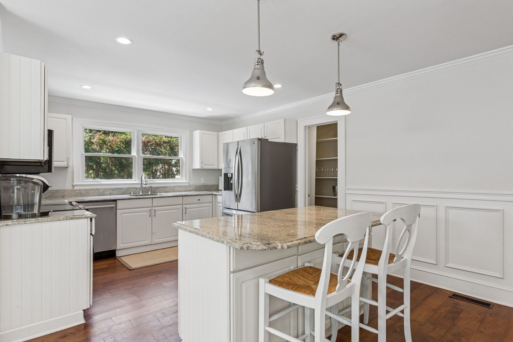  Cooks Kitchen, fully equipped