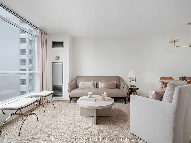 942 Yonge St #616 — Photo 11