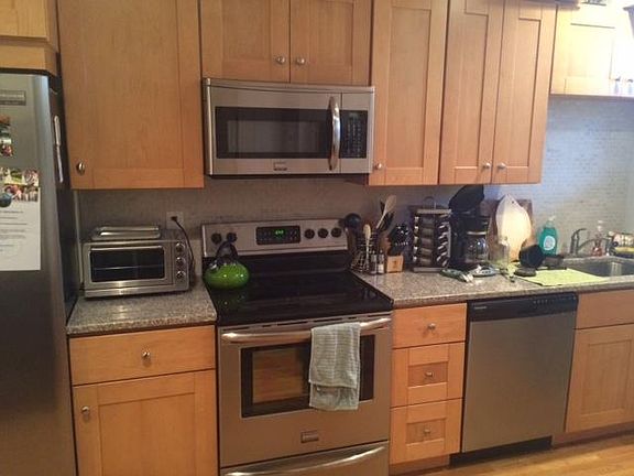 4th image of 3222 Park Ave