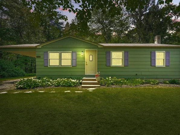 161 Farmington Rd, Amherst, MA 01002