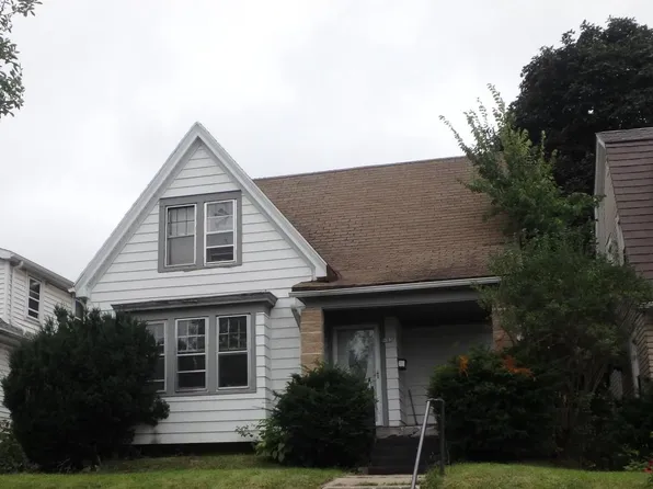 3783 North 10th STREET, Milwaukee, WI 53206