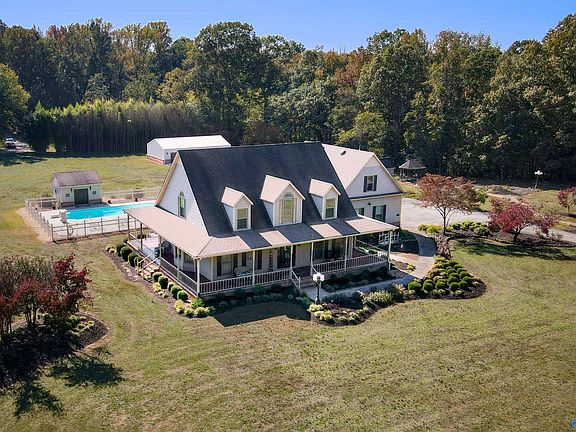 5th image of 102 Lawrence Rd