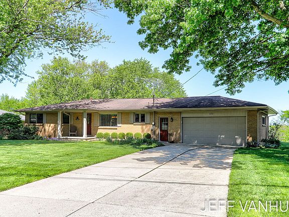 2nd image of 173 Sunrise Dr