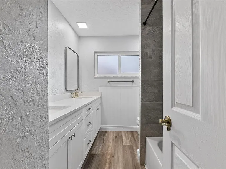 6305 Cottonwood Ln — Photo 43